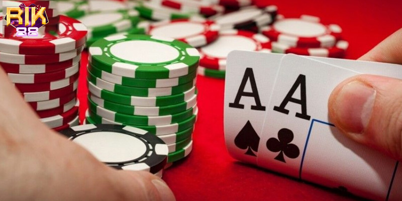 Cách chia bài poker tại hệ thống cá cược